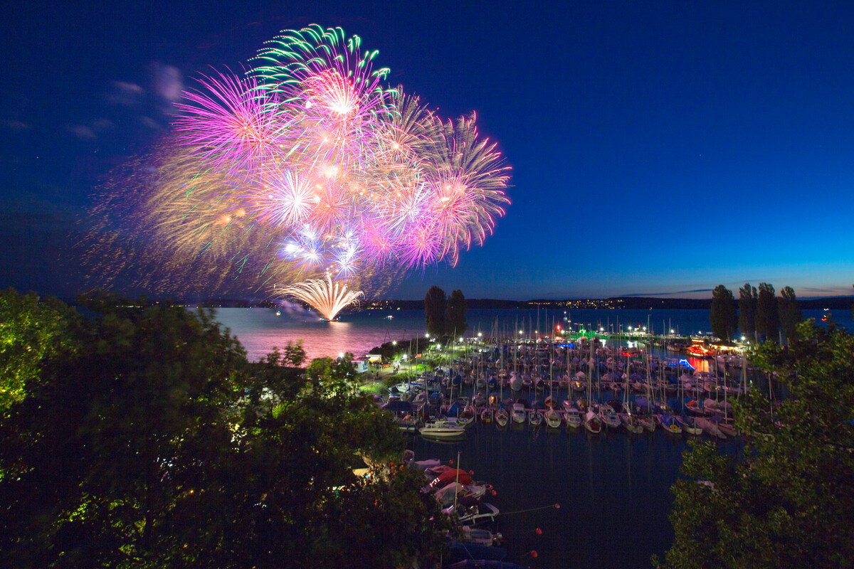 Das Feuerwerk des Uhldinger Hafenfest ist nicht nur etwas für Romantiker